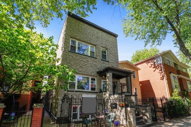 Photo - 2221 W Cortland St Unit 1