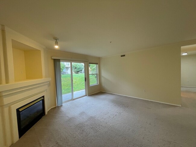 Photo - Sammamish - 3 BR, 2 BTH ground floor condo...
