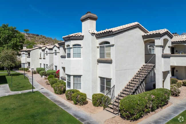 Building Photo - Pinnacle Heights