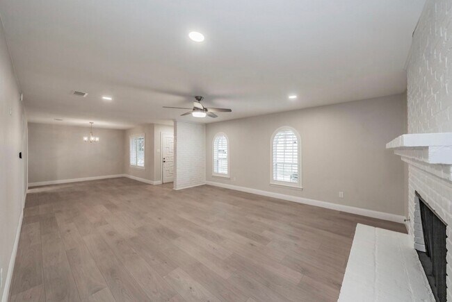 4904 Arborlawn Dr