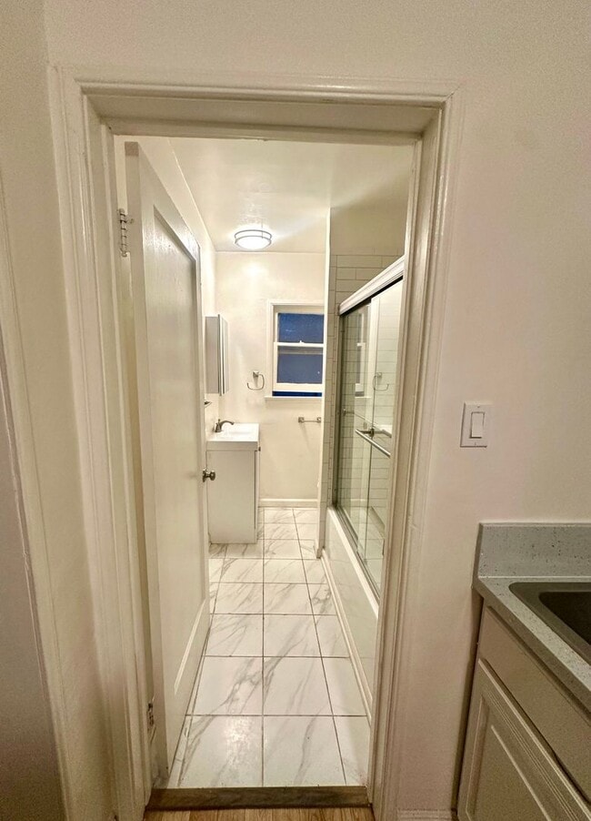 Photo - Charming Studio Near LACMA, The Grove & Me... Unit 4