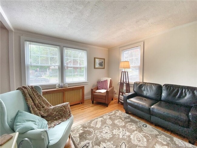 Photo - 249 Melville Dr
