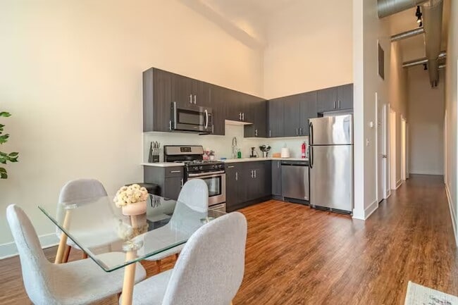 2112-2118 S Michigan Ave