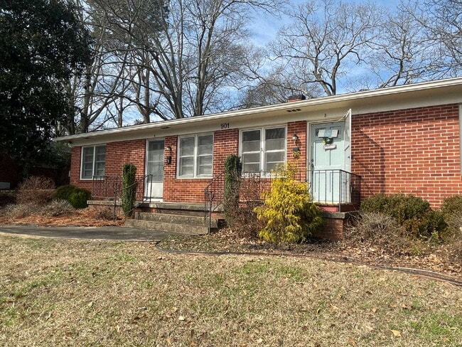 Building Photo - For Rent – Stepless Brick Ranch Duplex in ... Unit Apt A