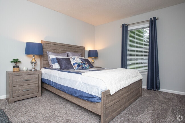 2BR, 1.5BA - 1,240 SF - The Majestic - Bedroom