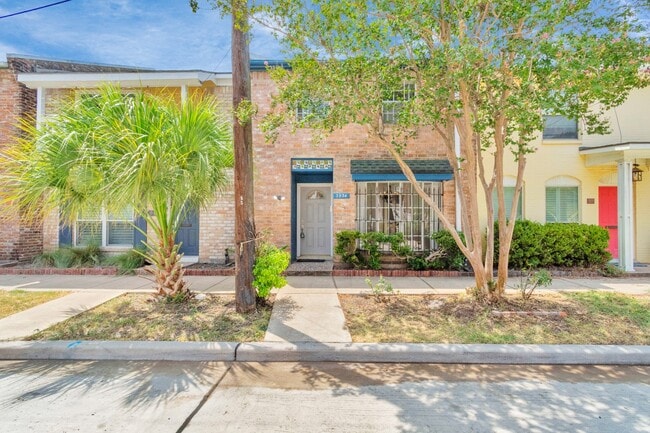 Photo - 3934 Roseland St