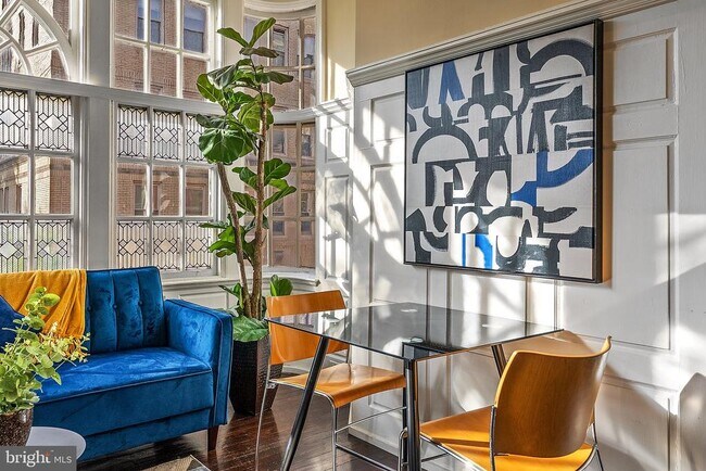 Building Photo - 1836 Delancey St Unit 3