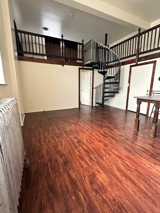 Photo - 25 W Chestnut St Unit 2A