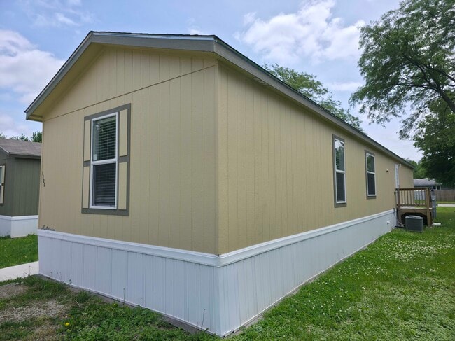 Photo - 1309 W Plum St