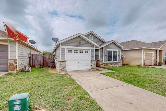 Photo - Adorable 3 bedroom 2 bath in Burleson Texas!