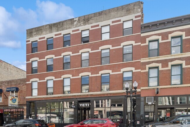 Building Photo - 1572 N Milwaukee Ave Rental