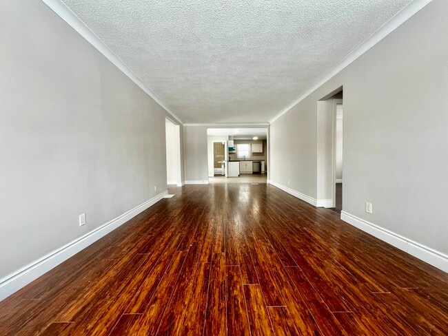 Photo - 112 Cross St Unit Lower