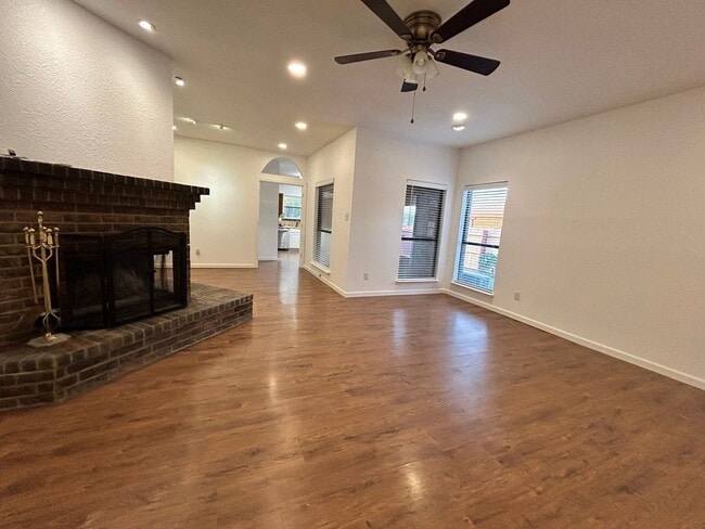 Photo - 1007 Dandelion Dr