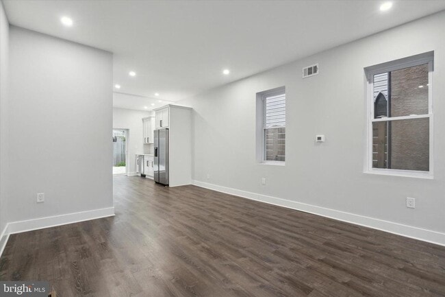 Photo - 2358 E York St