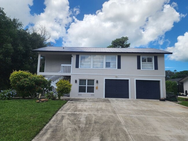 Building Photo - 1337 Center Ln