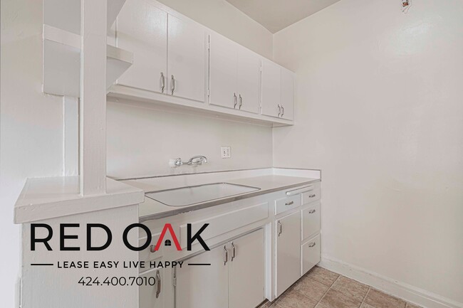 Photo - 570 N Rossmore Ave Unit 106