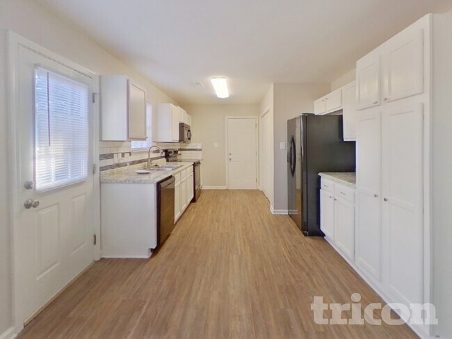 Photo - 1110 Hipp Rd