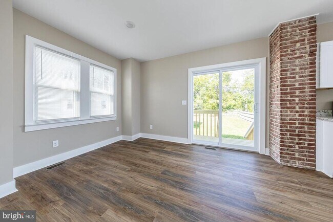 Photo - 279 Academy St