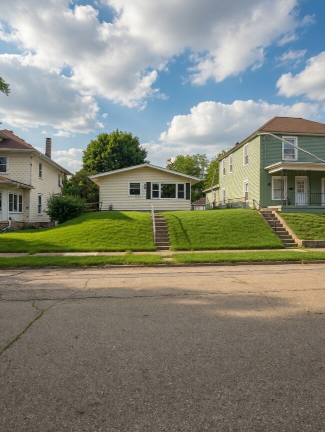 Photo - 826 Grant St