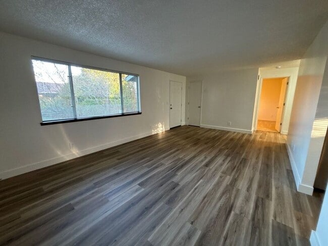 Photo - 4433 Campbell Dr SE