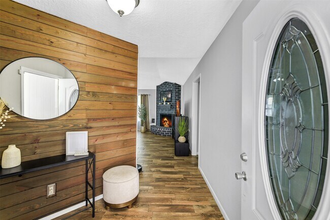 Photo - 710 Razee Ct