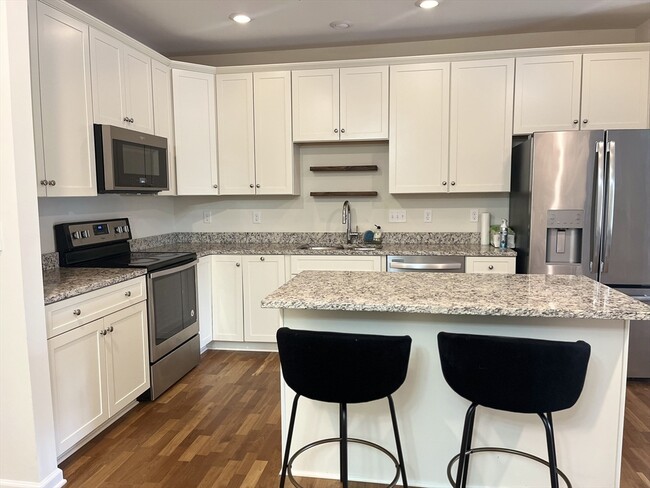 Building Photo - 110 Trotter Rd Unit 308