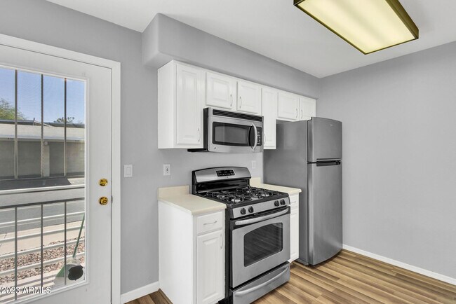 Photo - 1505 N Center St