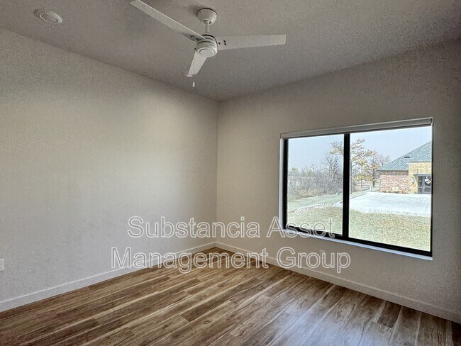 Photo - 1641 Midtown Pl