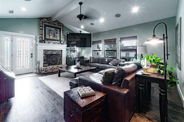 Photo - 131 Lakeway Ln