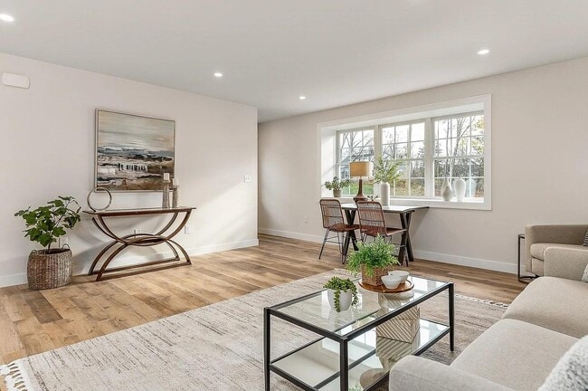 Photo - 27 Birch Hl Ln