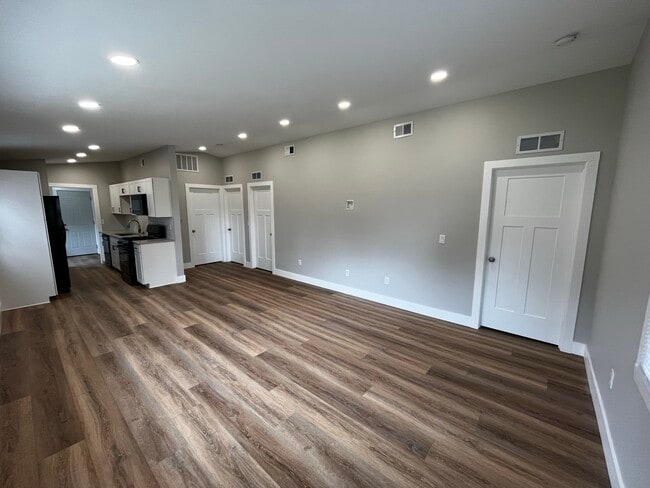 Photo - 54 Fontenelle St SE