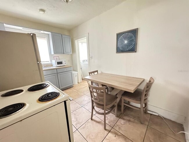 Photo - 728 Columbia St