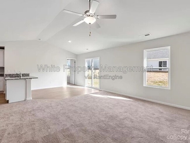 Photo - 1637 Nia Rd