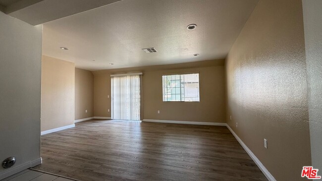 Photo - 1210 W 39th St Unit 5