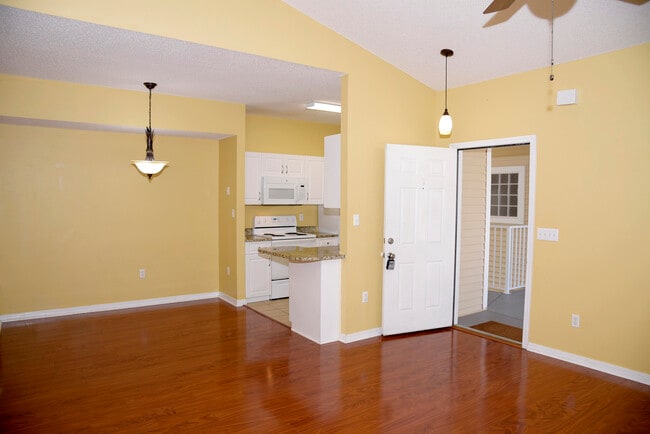 Photo - 1501 Partin Dr N Unidad APT  234