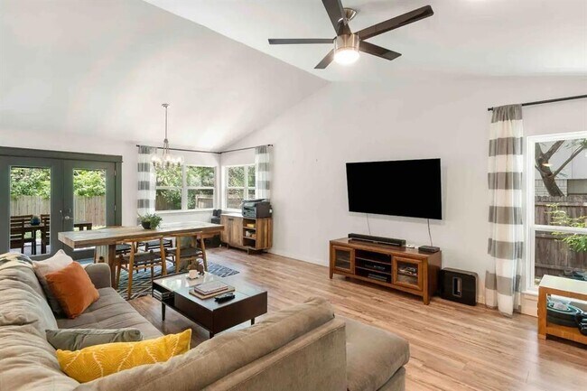 Photo - 6604 Blarwood Dr