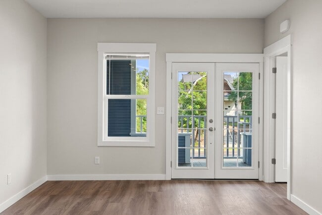 Photo - 717 W Spofford Ave Unit Apt 201