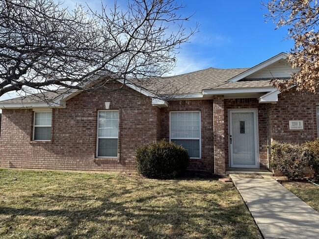 Photo - 3200 Hansford Dr House