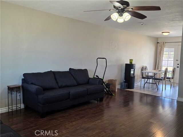 Photo - 25595 Cheryle St