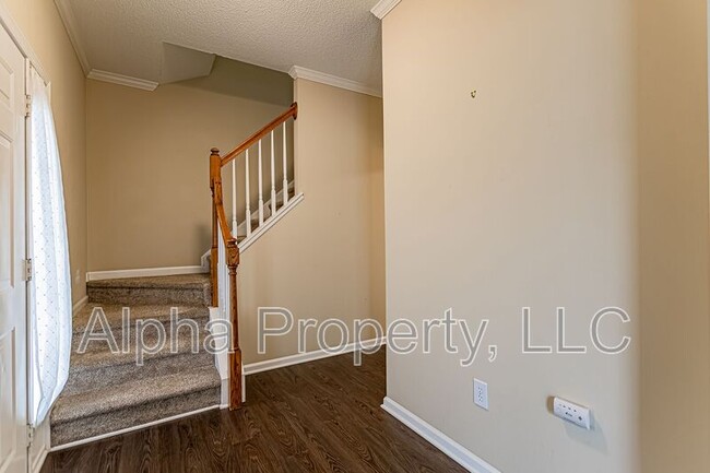 Photo - 8 Cotter Ln