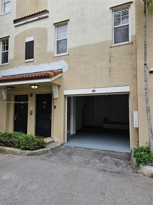Photo - 5860 W Sample Rd Unidad 205