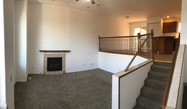 Photo - SPACIOUS 4BD/3BA SOUTH HILL HOME | 2-CAR GARAGE | FENCED YARD | W/D INCLUDED