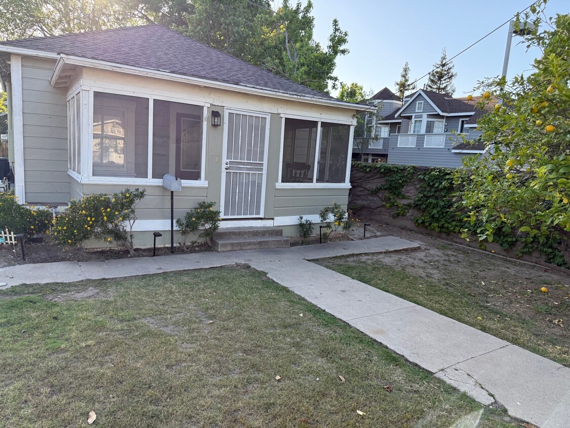 Photo - 344 S Orange St (Orange, CA)