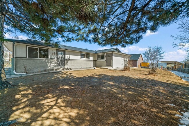 Building Photo - Updated 4BD, 2BA in Berkley with Off-Street Parking Spot