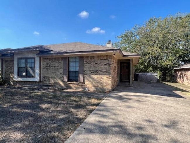 Photo - 2205 Kirby Lee St
