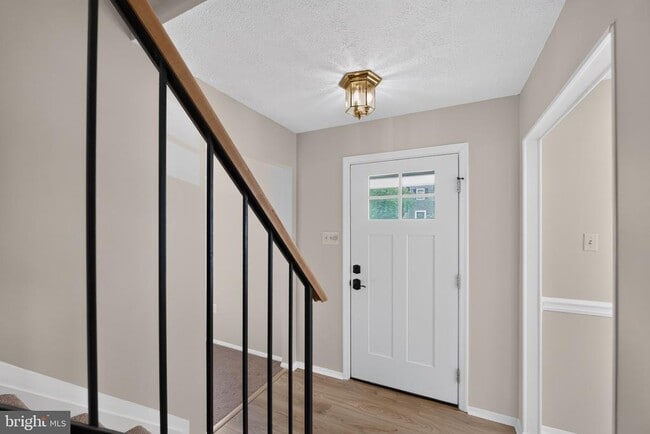 Photo - 2074 Lake Grove Ln