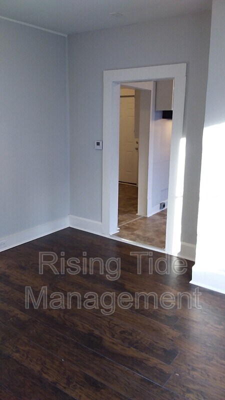 Photo - 633 26th St SW