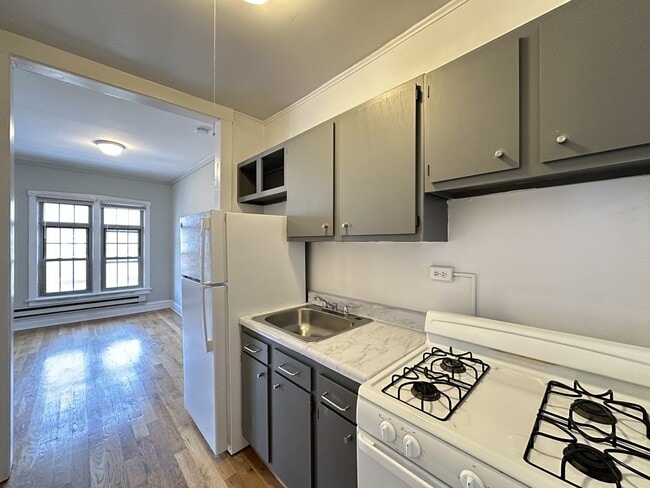 Photo - 644 W Barry Ave Unit J08P