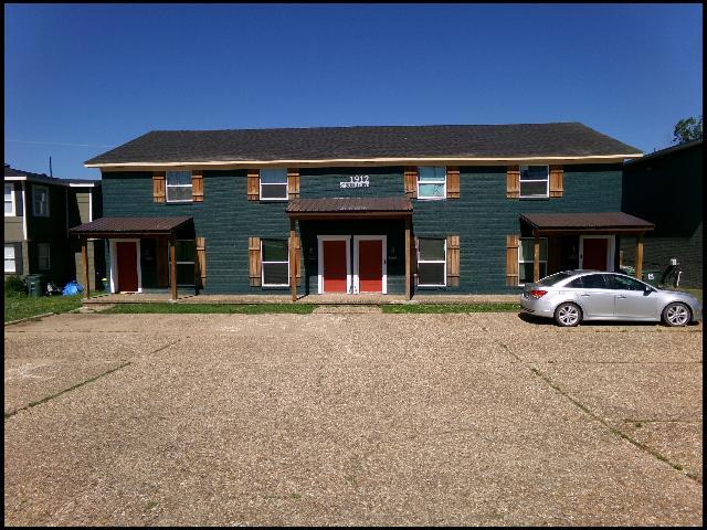 Building Photo - 1912 Sanford Dr