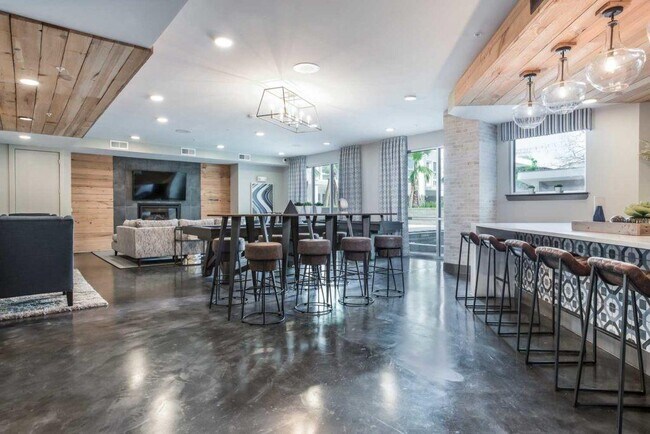 Photo - 1111 N Durham Dr